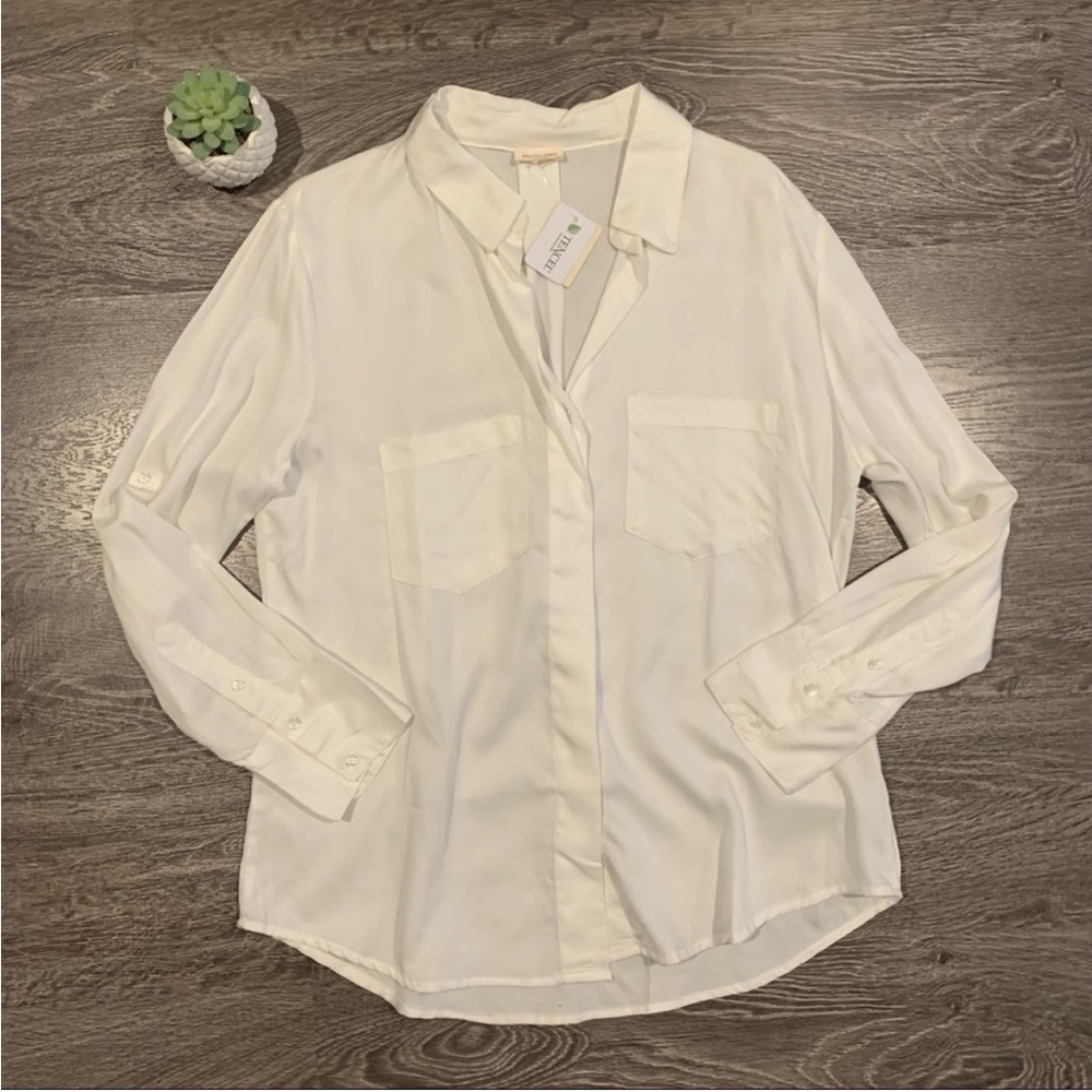 Jennifer & Grace White Button Up Top Size M